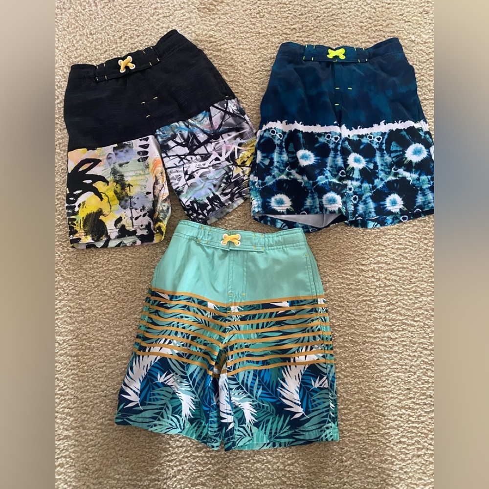 3 Boys Swim Trunks Size S (6/7)